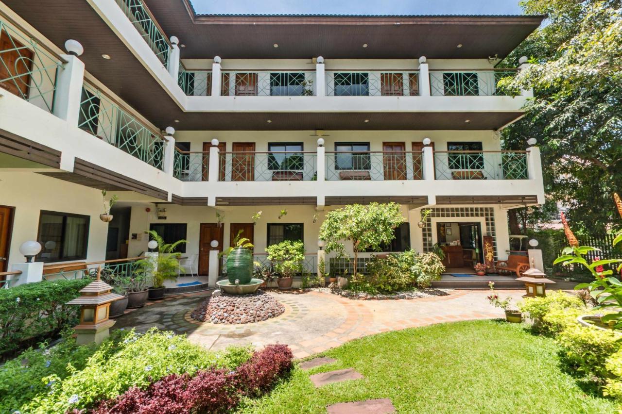 Отель Charlie House Pin Klao Бангкок Экстерьер фото